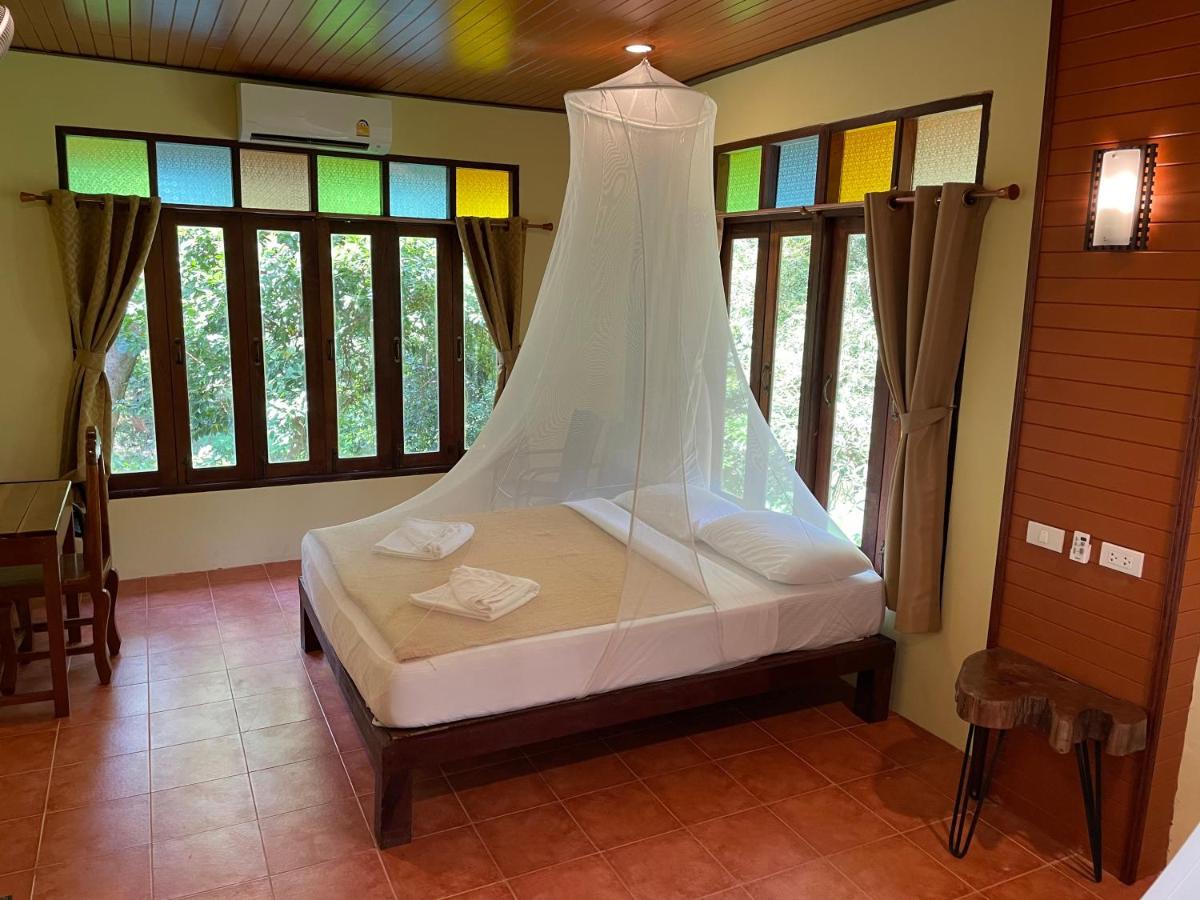 Art'S Riverview Lodge Khao Sok National Park Esterno foto
