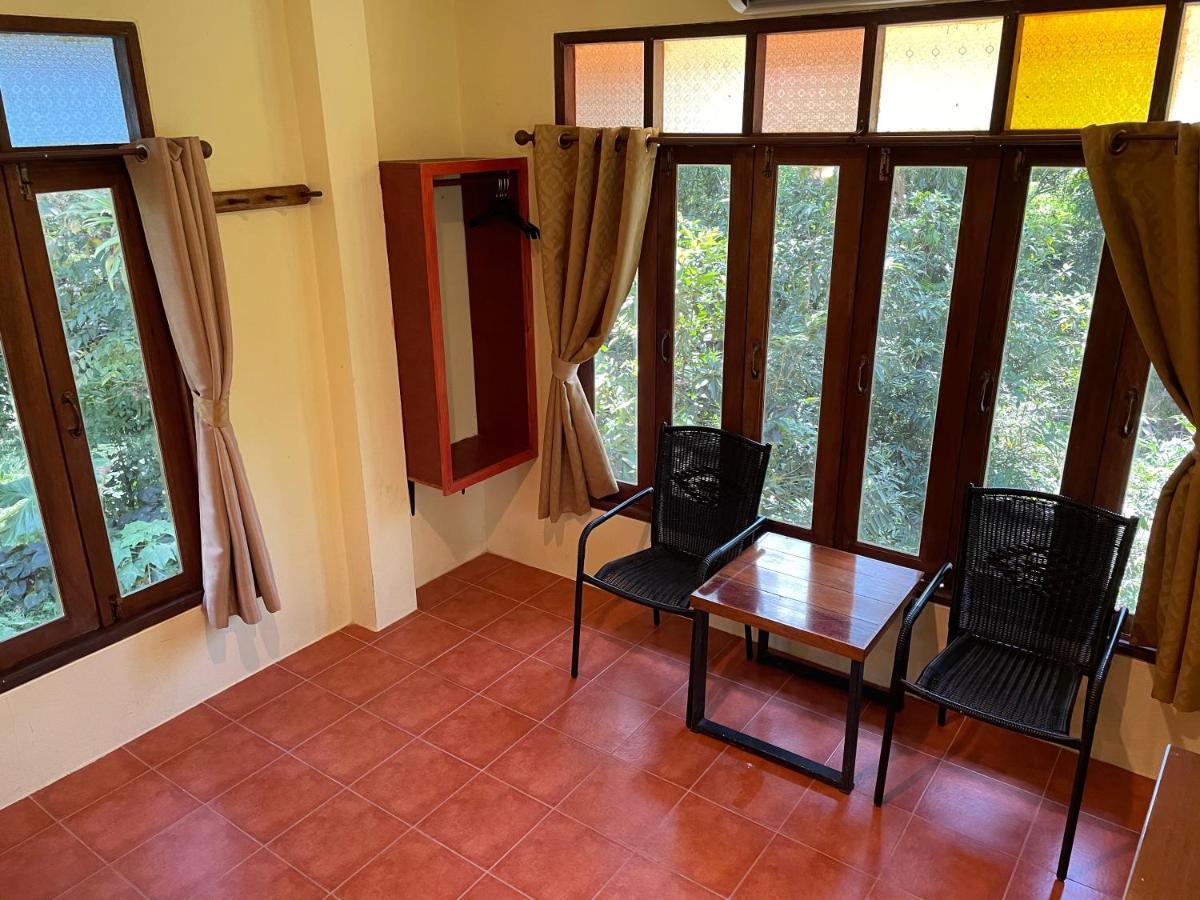 Art'S Riverview Lodge Khao Sok National Park Esterno foto