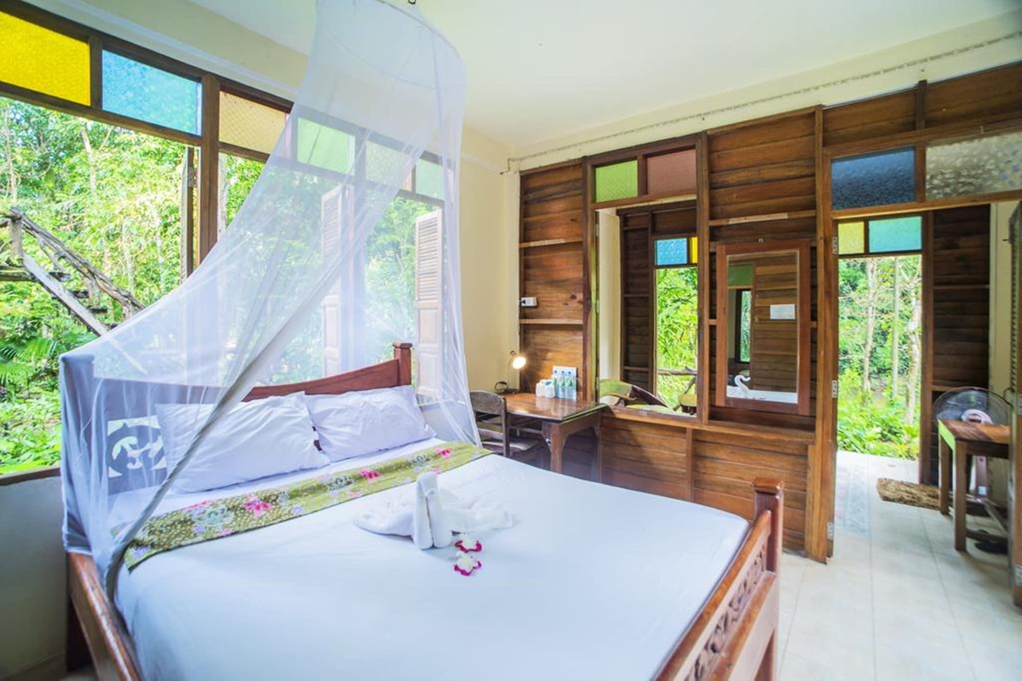 Art'S Riverview Lodge Khao Sok National Park Esterno foto