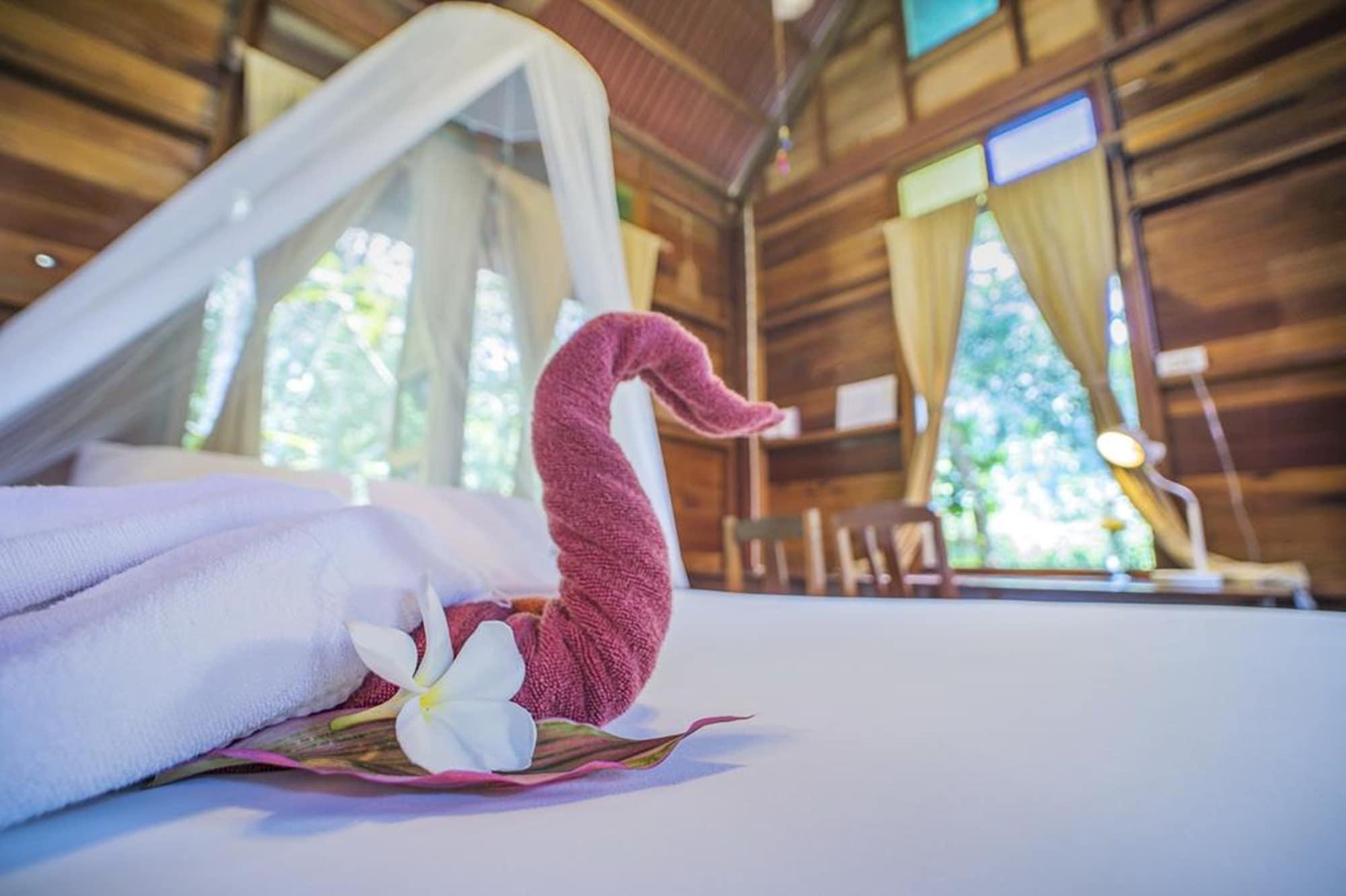 Art'S Riverview Lodge Khao Sok National Park Esterno foto