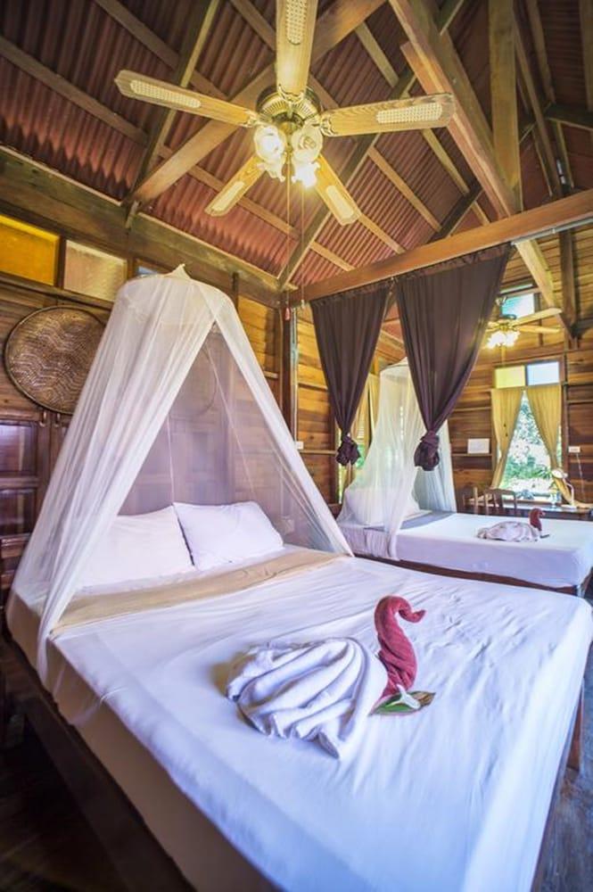 Art'S Riverview Lodge Khao Sok National Park Esterno foto