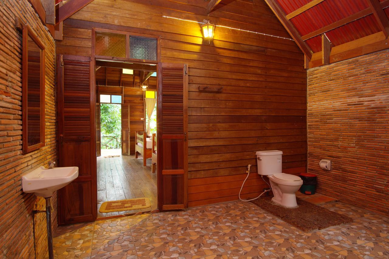 Art'S Riverview Lodge Khao Sok National Park Esterno foto