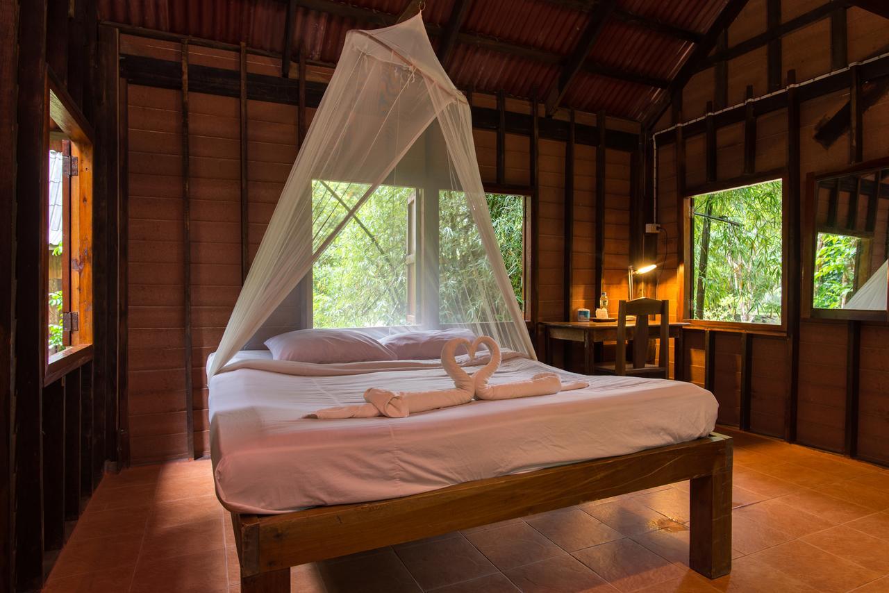 Art'S Riverview Lodge Khao Sok National Park Esterno foto