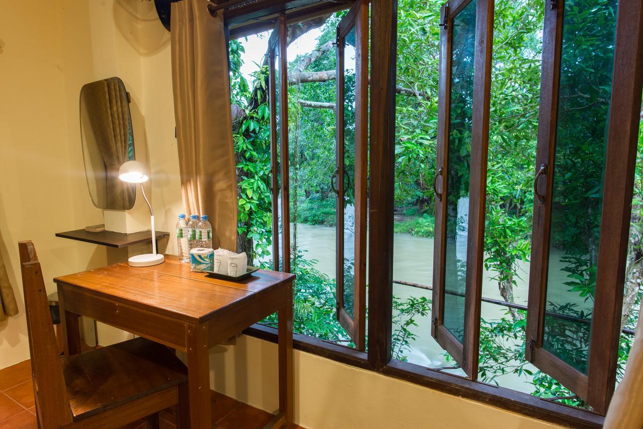 Art'S Riverview Lodge Khao Sok National Park Esterno foto