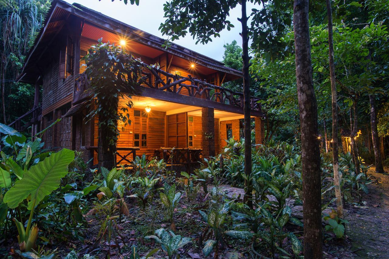 Art'S Riverview Lodge Khao Sok National Park Esterno foto